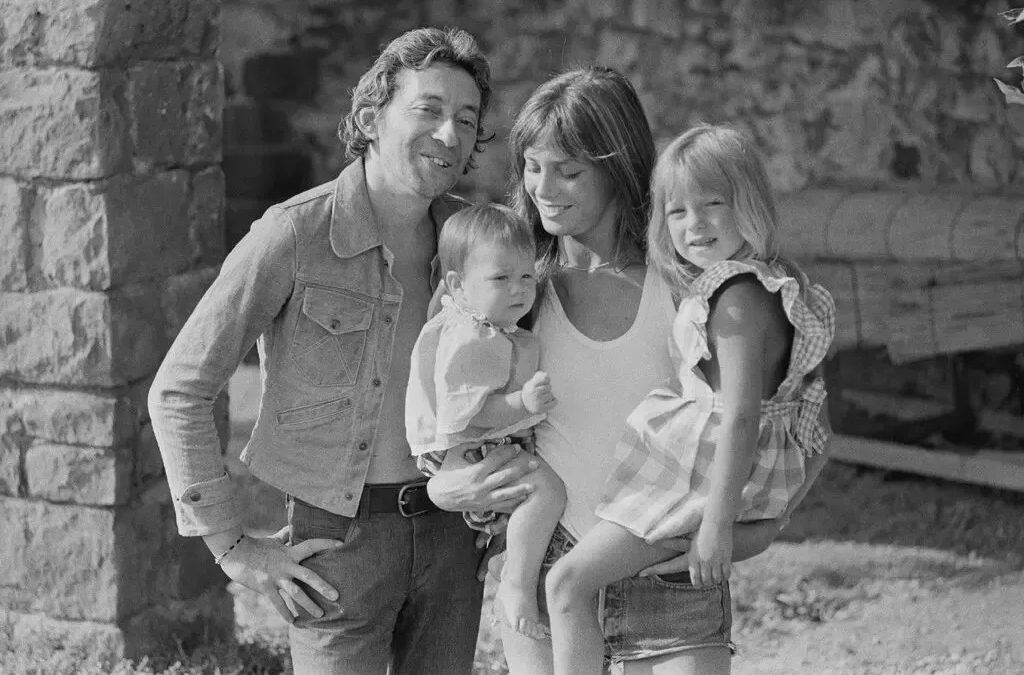 Embracing Disorder: Jane Birkin and the Iconic Impact of the Anti-Handbag