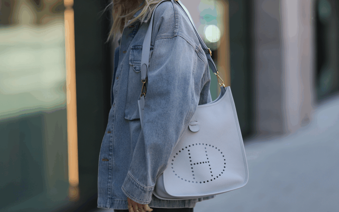 The HERMÈS Evelyne: Built for Your Essentials and Your Air of Importance