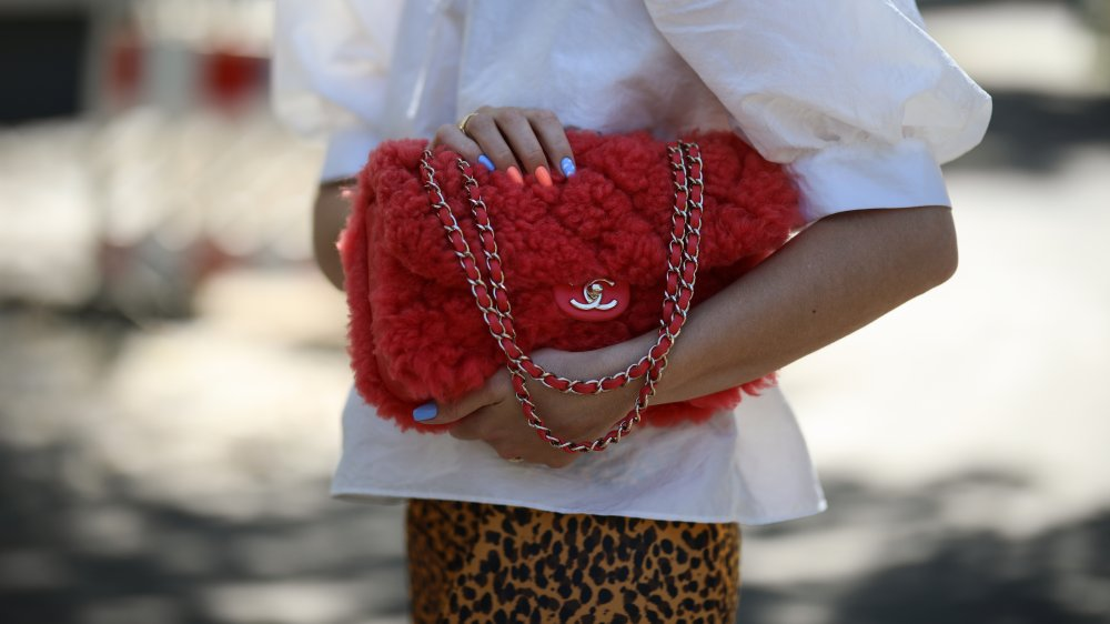 CHANEL vs. resale: a modern tug-of-war over who really owns “luxury.” CHANEL vs. resale: a modern tug-of-war over who really owns “luxury.”